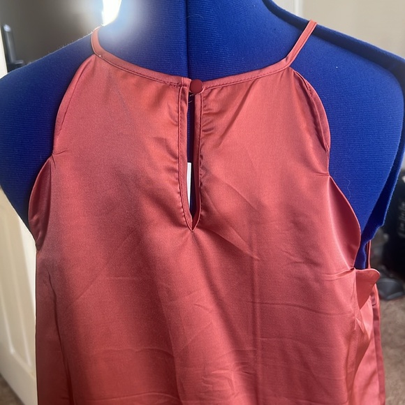 Large satin top - Picture 4 of 8